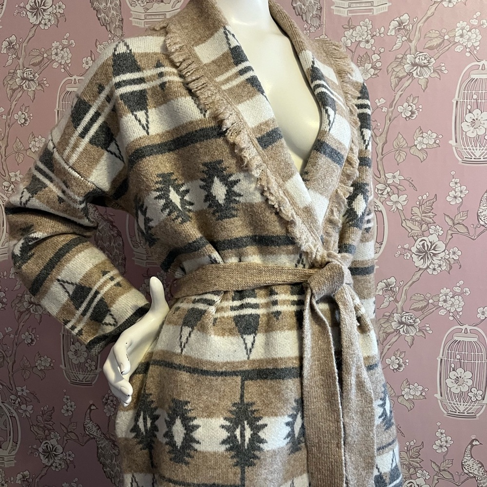 Fringed Beige, ivory and grey Patterned Women's Sweater - Picture 6 of 8